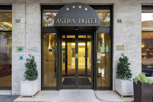 Astra Hotel, Забронировать Отель Отели Феррара по системе «всё включено», рядом с Дворец алмазов, Всё включено