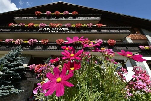 Hotel La Rouja, Забронировать Отель Отели Валле д'аосты с бассейном, Бассейн