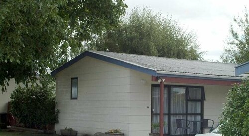 Camellia Court Family Motel, Забронировать Мотель Отели Lake Taupo с парковкой, Парковка
