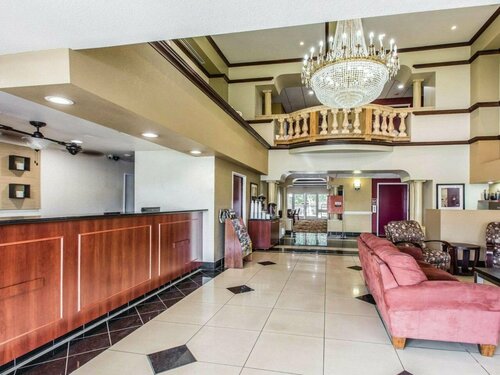Comfort Suites Bakersfield, Reserva ahora Hotel Hoteles en Bakersfield con aparcamiento, Aparcamiento