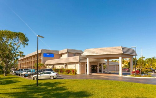 Baymont by Wyndham Bonita Springs, Забронировать Отель Бонита-Спрингс Southwest Florida