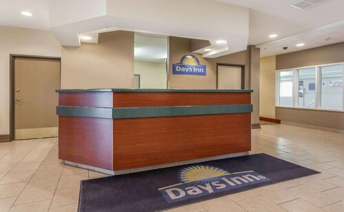 Days Inn - Near Kansas Speedway, Rezerwuj Hotel Hotele w Kansas z Basenem, Basen