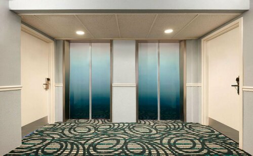 Howard Johnson Plaza by Wyndham Ocean City Oceanfront, Забронировать Отель Оушен-Сити Мэриленд