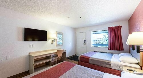 Motel 6 Reno Airport - Sparks, Book Motel Hoteller i Missouri med pool, Swimmingpool