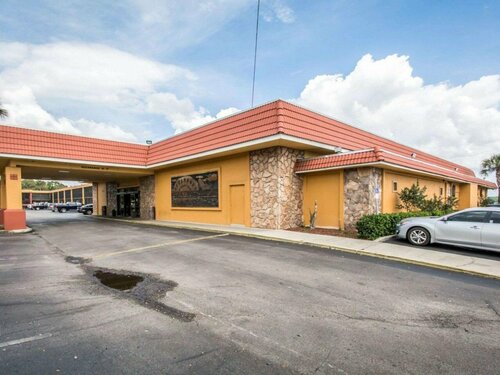 Quality Inn and Suites Palatka Riverfront, Prenota Hotel Hotel a Palatka con parcheggio, Parcheggio