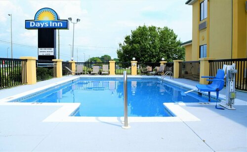 Days Inn by Wyndham Montgomery, Забронировать Отель Монтгомери штат Алабама