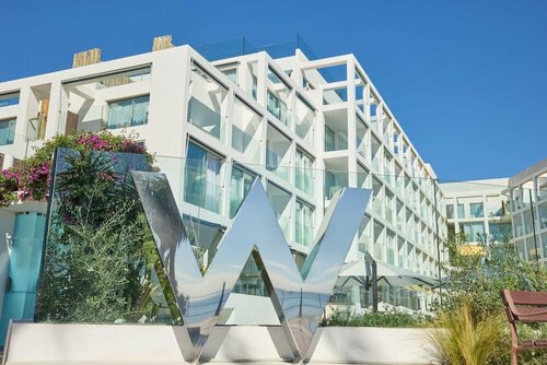 W Ibiza, Забронировать Апарт-отель Отели Санта-Эулалия-дель-Рио с бассейном, рядом с Пристань Санта-Эулалии, Бассейн