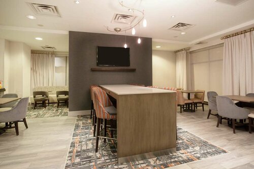 Hampton Inn & Suites Denver-Downtown, Забронировать Отель Отели Денвера с бассейном, рядом с Лекционный зал Fillmore Auditorium, Бассейн