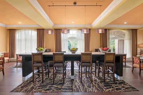 Hampton Inn & Suites Stamford, Забронировать Отель Стэмфорд Delaware County, рядом с Stamford Hospital