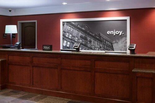 Hampton Inn & Suites Oklahoma City-Bricktown, Забронировать Отель Оклахома-Сити Оклахома, рядом с Памятник земельным гонкам в честь столетия Оклахомы