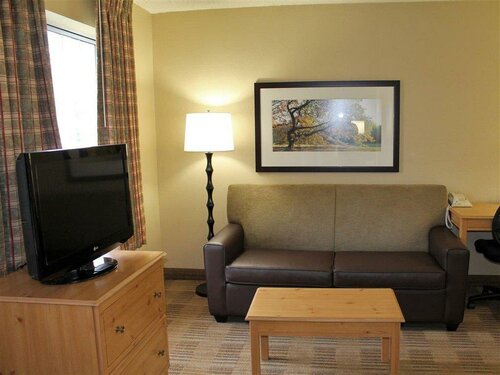 Candlewood Suites Southfield - Detroit by IHG, Book Hotel Hoteller i Michigan med parkering, Parkering