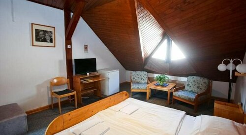 Lenau Haz, Reserva ahora Hotel Pécs 