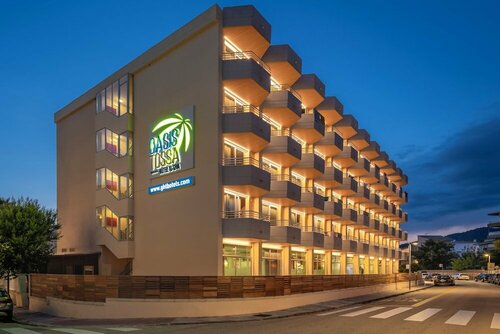 GHT Oasis Tossa & Spa, Забронировать Курортный отель Курортные отели Тосса-де-Мар, рядом с Крепость Тосса-де-Мар, Курортный отель