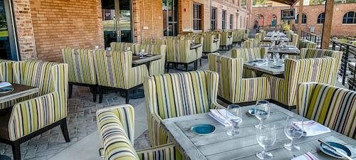 Hard Rock Hotel & Casino Sioux City, Забронировать Отель Отели Сиу-Сити с завтраком, рядом с Sioux City Convention Centre, Завтраки