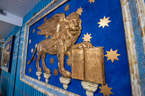 Golden lion, Buchen Sie Hotel Hotels in Omsky District mit Parkplatz, Parkplätze