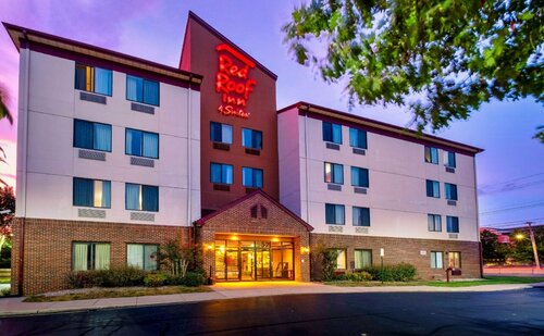 Red Roof Inn & Suites Dover Downtown, Забронировать Отель Довер Делавэр, рядом с Dover Commons Shopping Center