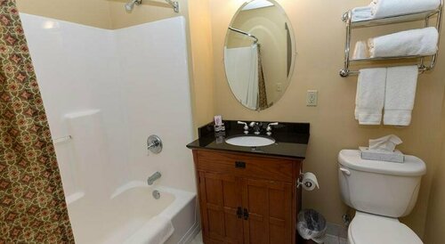 The Red Mill Inn, Book Hotel  