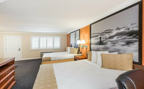 Monterey Pines Inn, Забронировать Отель Отели и гостиницы Монтерей, рядом с Golden State Theatre, Отель
