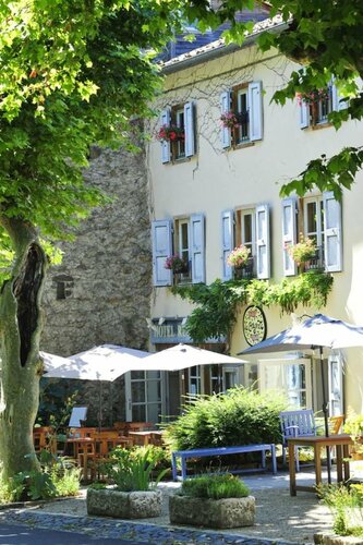 Hotel La Bougnate, Book Hotel Hoteller i Rhône-Alps med parkering, Parkering