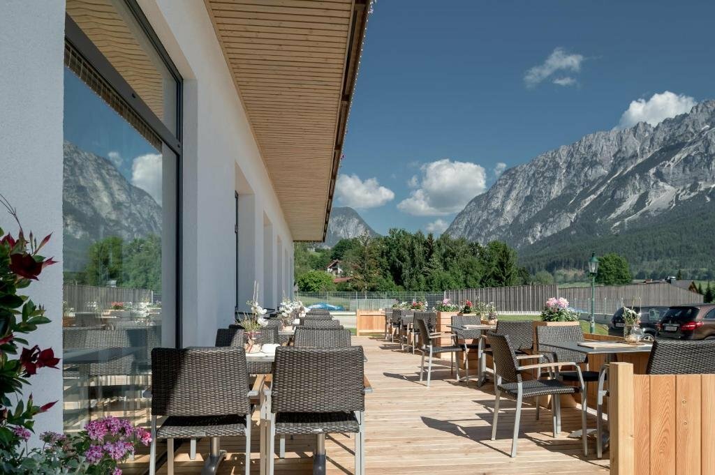 Loy - Hotel and Restaurant