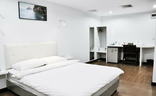 V Place Silom, Забронировать Отель Бангкок провинция Бангкок, рядом с Паб и ресторан DJ Station