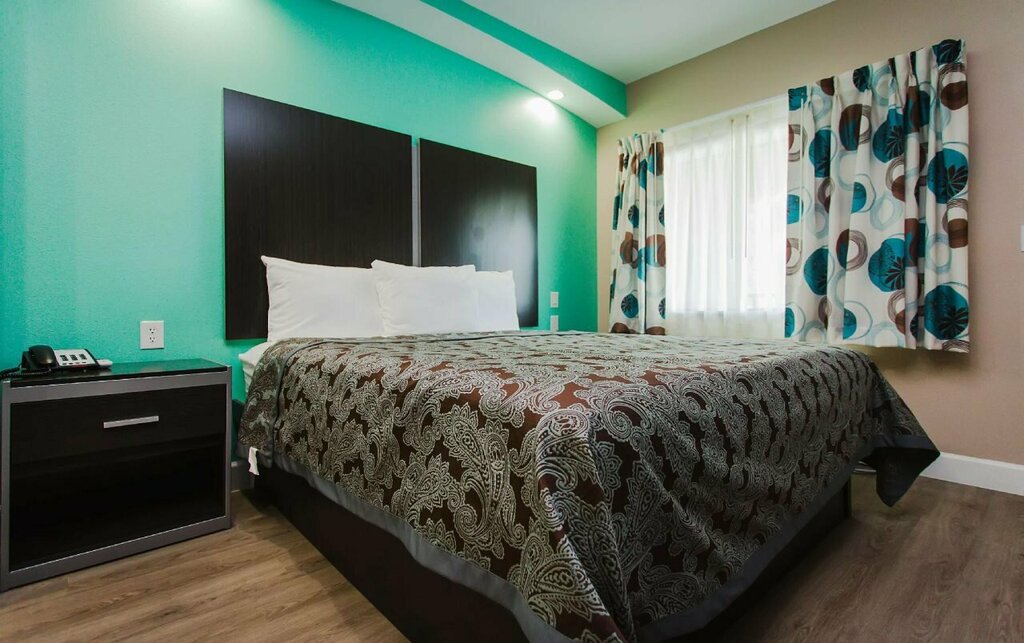 Palace Inn and Suites - Willowbrook Mall