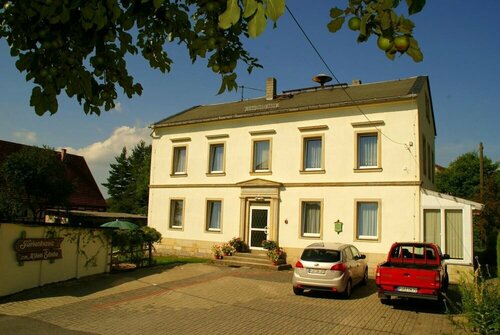 Ferienhaus "Zur Alten Schule", Book Guesthouse Hotels in Saxony with Parking, Parking
