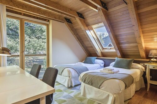 Luderna - Casa con jardín Montcorbison, Réserver Hôtel Mont Val d'Aran
