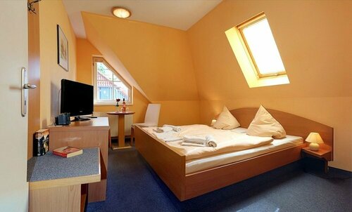 Pension Mola, Book Hotel Cheap Hotels in Rügen