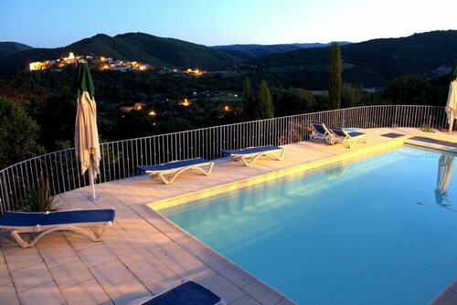 Bastide Saint-Thomé, Book Hotel Hoteller i Rhône-Alps med parkering, Parkering