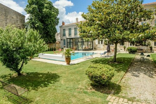 Lesprit du 8, Prenota Bed & breakfast Hotel a Charente Marittima con parcheggio, Parcheggio