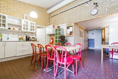 Kallhällsbaden Vandrarhem - Hostel, Book Hostel / Vandrerhjem Jarfalla Mälaren