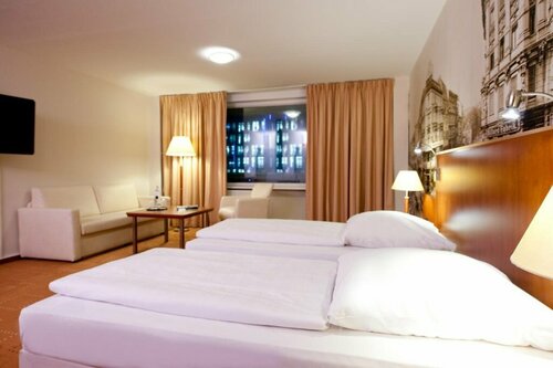 Mercure Hotel Berlin am Alexanderplatz, Reservar Hotel Hotéis em Berlim com estacionamento, perto de Centro Comercial Alexa, Estacionamento