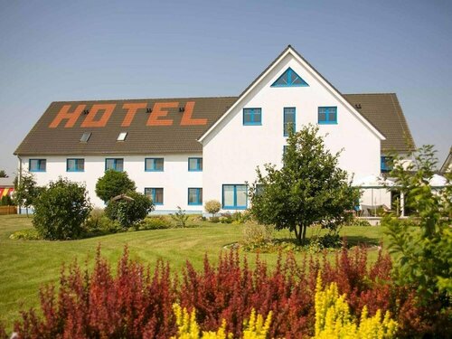 Hotel Pommernland, Забронировать Отель Отели Мекленбург-Померания с парковкой, Парковка
