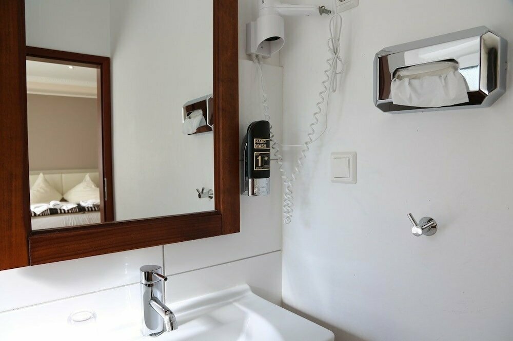 Hotel-il-Cavallino - Toni Pisanelli