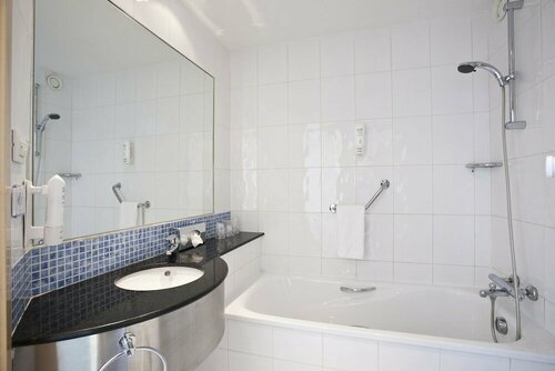 Holiday Inn Express Madrid-Alcorcón by IHG, Забронировать Отель Отели Алькоркон с парковкой, рядом с Алькоркон Сентраль, Парковка