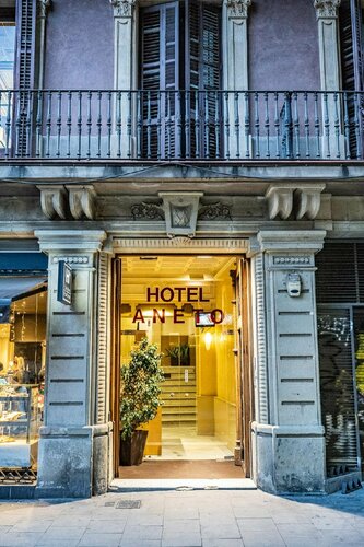 Hotel Aneto, Забронировать Отель Отели Барселоны с парковкой, рядом с Музей MIBA, Парковка