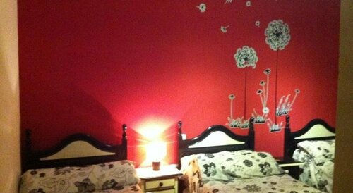 Hostal Neptuno, Забронировать Хостел Недорогие отели Касерес, рядом с Город спорта общества Экстремадуры, недорого