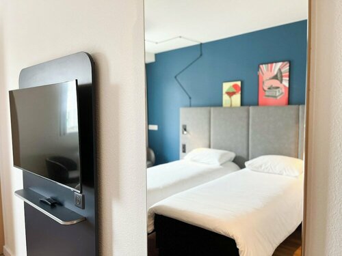 ibis Martigues Centre, Забронировать Отель Отели Мартиг 3 звезды, рядом с Концертный зал La Halle de Martigues, 3*