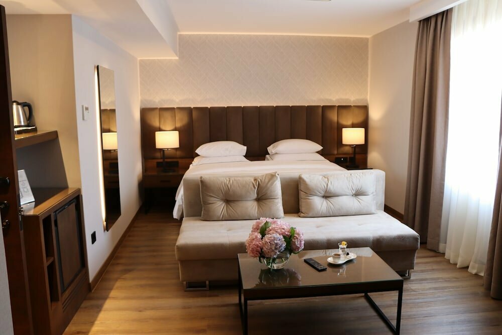 Riva Hotel