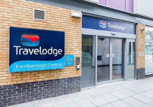 Travelodge Farnborough Central, Забронировать Отель Фарнборо Суррей