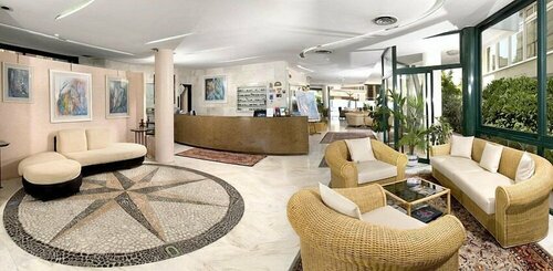 Park Hotel Cattolica & Restaurant, Забронировать Отель Отели в центре Каттолики, в центре, Завтраки