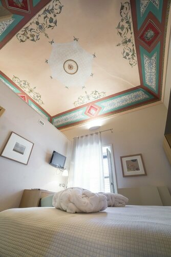 Hotel Novecento, Buchen Sie Hotel Hotels in Sizilien mit Parkplatz, Parkplätze