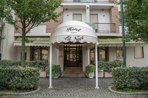 Hotel La Noce, Rezervați Hotel Hoteluri în Monferrato cu parcare, Parcare