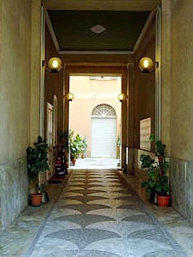 Domus Diana, Забронировать Отель Рионе Монти Рим, рядом с Витторио Эмануэле