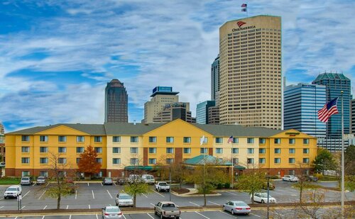 Courtyard by Marriott Indianapolis Downtown, Забронировать Отель Индианаполис Индиана