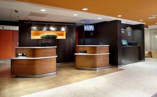 Courtyard by Marriott Detroit Brighton, Book Hotel Hoteller i Brighton med parkering, nær Orange Chair, Parkering