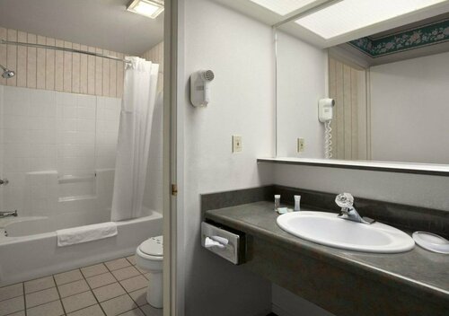 Travelodge by Wyndham Angels Camp CA, Buchen Sie Gasthaus Angels Camp 