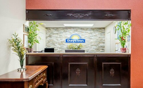 Days Inn by Wyndham Hendersonville, Забронировать Отель Хендерсонвилл Северная Каролина