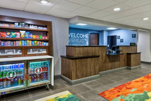 Hampton Inn Traverse City, Buchen Sie Hotel Traverse City Michigan